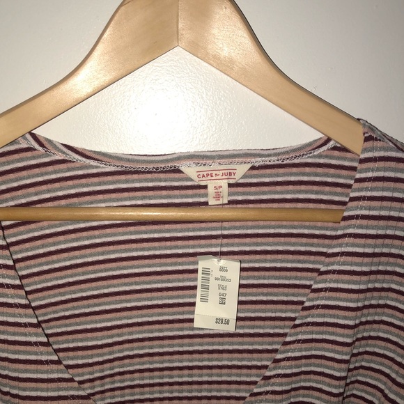 Aeropostale v-neck long sleeve shirt - Picture 2 of 2